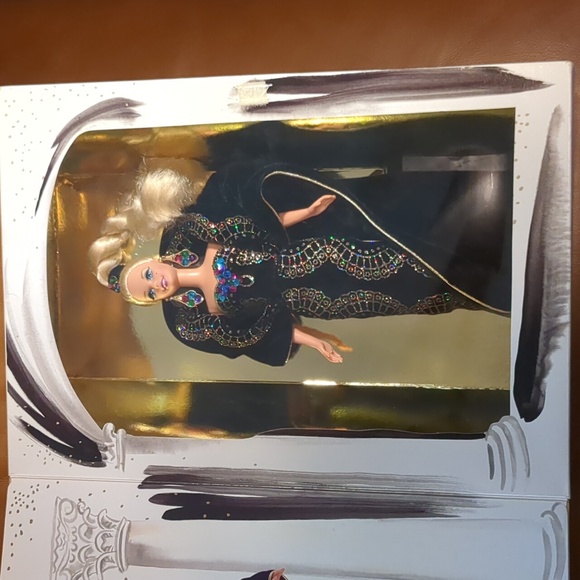 Barbie Classique Collection - 1995 "Midnight Gala Barbie" - Picture 4 of 5